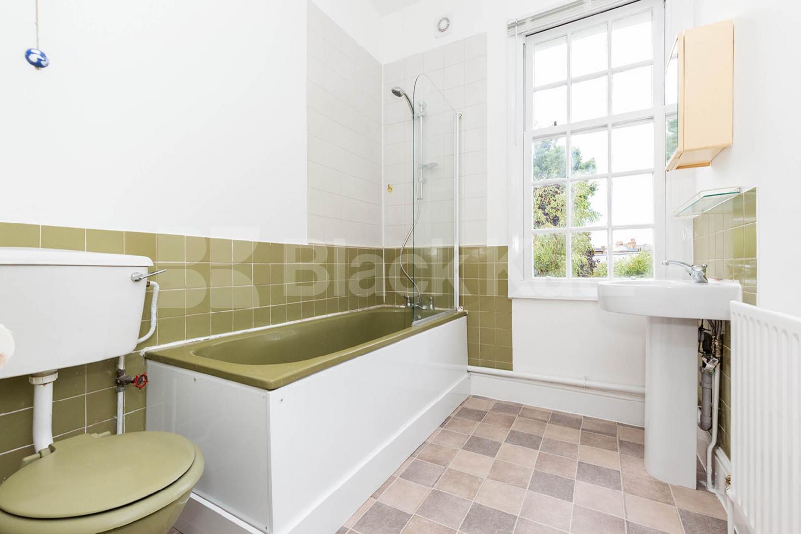 Bright and airy one bedroom flat set on top floor of a period conversion Stamford Road, Dalston